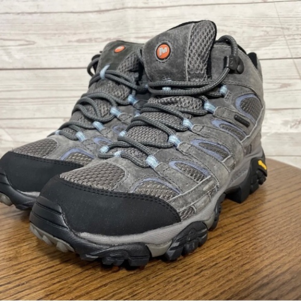 New Merrell Women Moab  Hikers Women's size 8.5